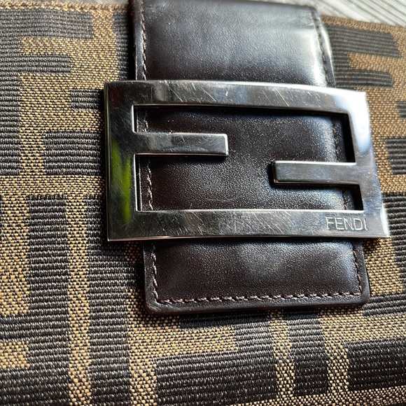 **Sold** Vintage FENDI long wallet - Picture 2 of 7